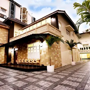 Hotel Nambiars Premium Heritage, Kochi